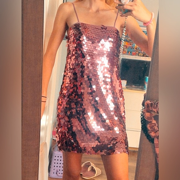 Pink/Rose Gold Sequin Dress w/ spaghetti straps REAS TOUR INSPIRED - Picture 3 of 8